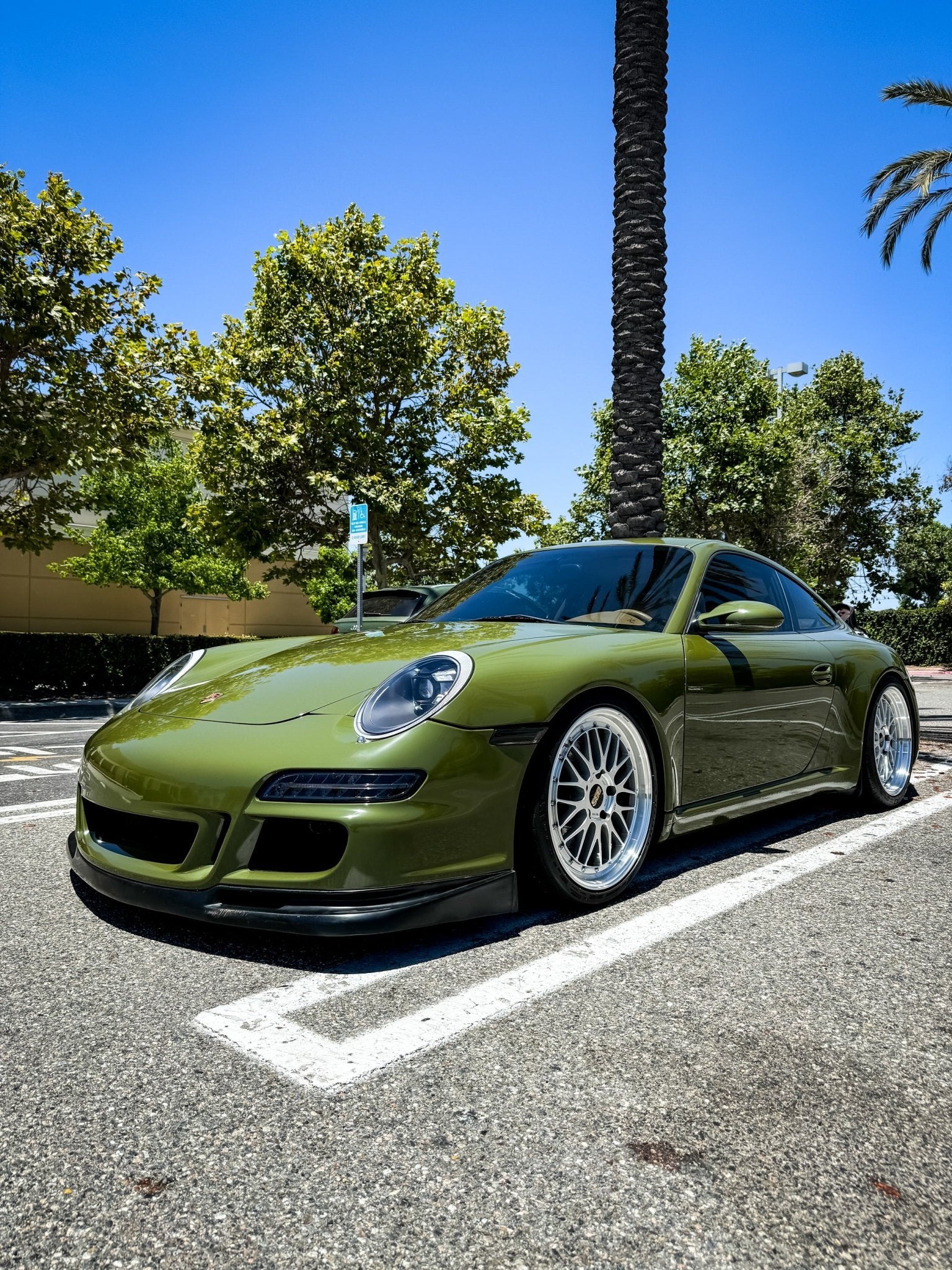 Super Gloss Battle Green - Milliotone car wrap vinyl film