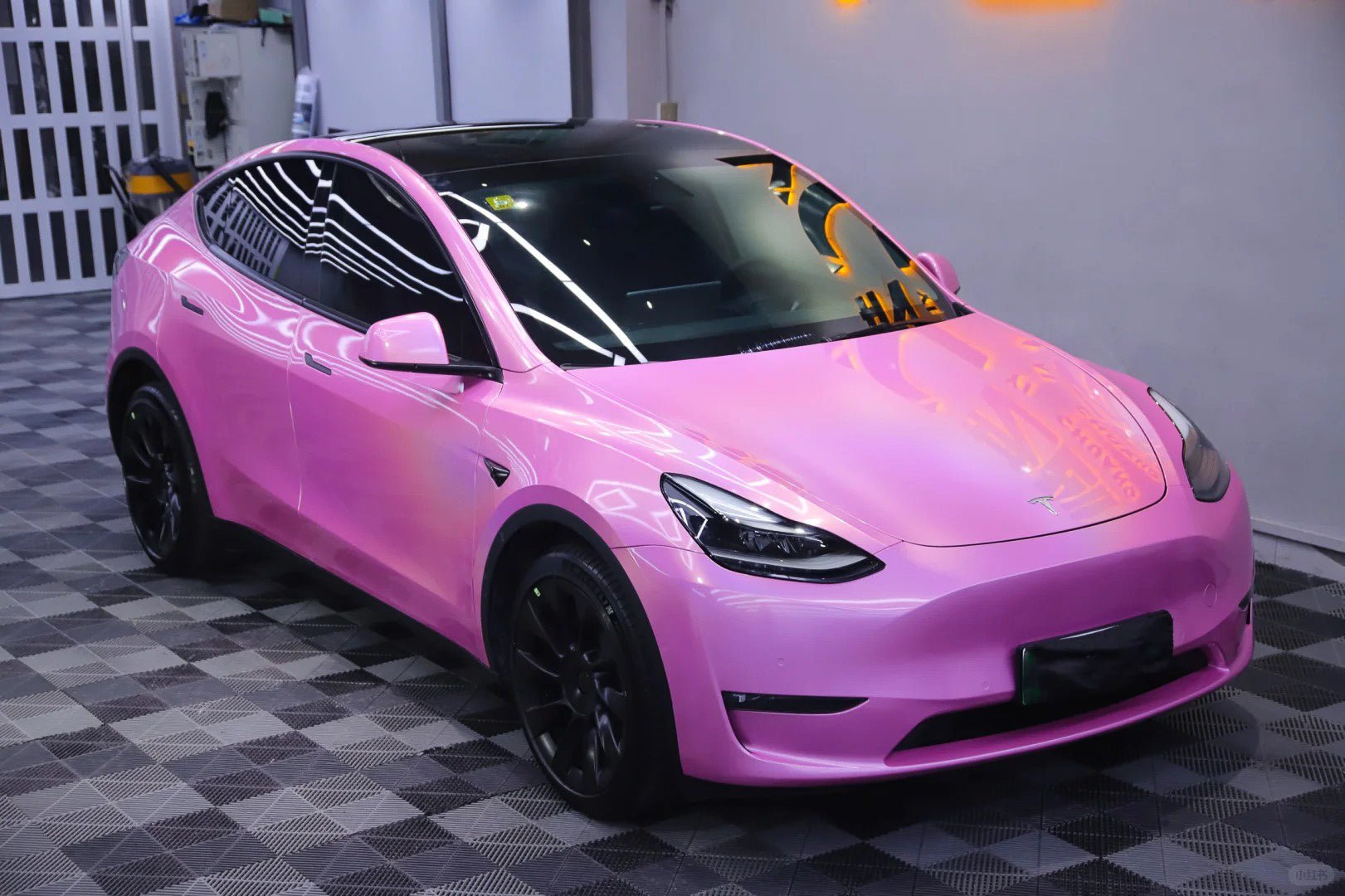 Gloss Holographic Metallic Pink - Milliotone car wrap vinyl film